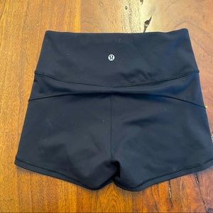 Lululemon In Movement Short in Black Size 6 Inseam 2.5" (like new!)